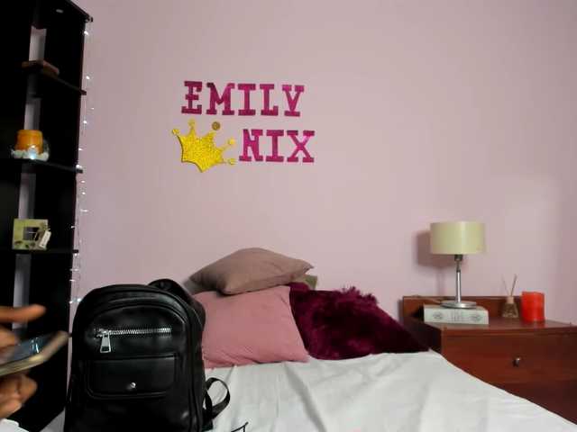 Bilder EmilyNix hello! tip me 50 for flash or 30 for spank my ass!