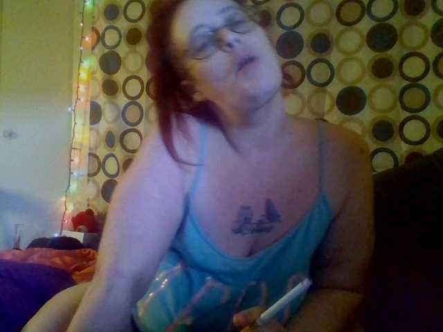 Bilder EmpressWillow Happy Friday I’m back. #bbw #goddess #kink #submissive #tits #ass #pussy #smoking #bellylove #sph #mommy #edging #findom #feet #tease #daddy #c2c #findom #paypig catch my vibe