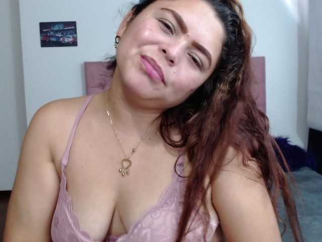 Bilder EstrellaMndza Fuck pussy 499 ♥My pussy is ready for all the fun you want to give me♥Flash pussy 35♥Spread and spank pussy 55♥Fingering 199♥Left 468 tkns