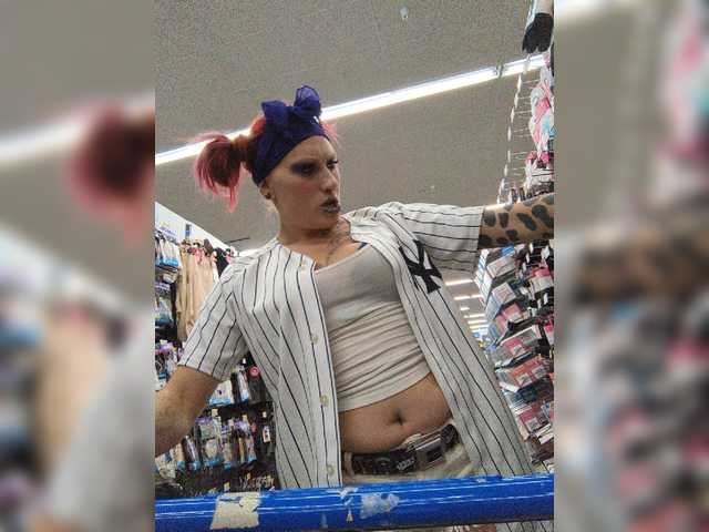 Bilder Eviillolabuni Shopping@WALMART TiiP iiF u like me