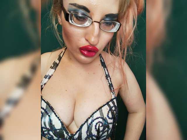 Bilder findomgoaldigger #mistress #goddess #worshp #bdsm #biglips