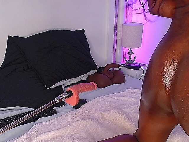 Bilder FiorelaLenin Give me a lot of pleasure squirt please !! ​FUCK ​MACHINE ​ON!!#ebony #bdsm #fuckmachine #lovense #latina i have @sofar and i need @remain