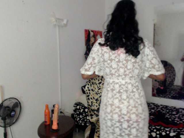 Bilder flacapaola11 If there are more than 10 users in my room I will go to a private show and I will do the best squirt and anal show