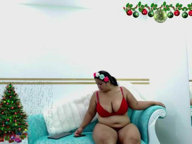 Bilder Francesca-red I want to play with my big ass and big tits. #bbw #bigass #megatits