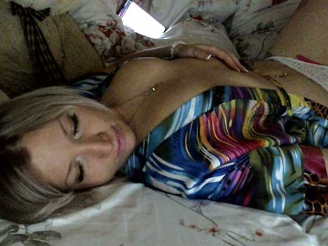Bilder AWgirl press love***♥♥♥♥♥♥Hello!***me?)) how many times you can make my horny kitty cum?