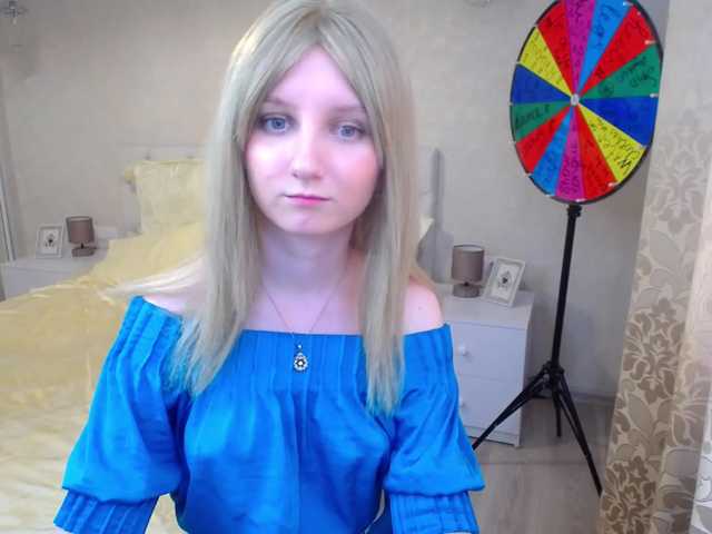 Bilder YourDesserte Hello guys! Welcome to my room) Lets chat and have fun together! PVT-GRP On for you) spin wheel for 100! hot show with a wet t-shirt!
