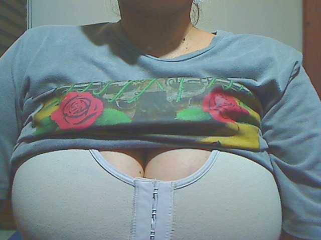 Bilder GIOVANNA-SEX Welcome To my Room Guys...If u love me 1.000tks...or If you want to give me a day off 10.000tks...Open your cam ? 30tks...Squirt 500tks...