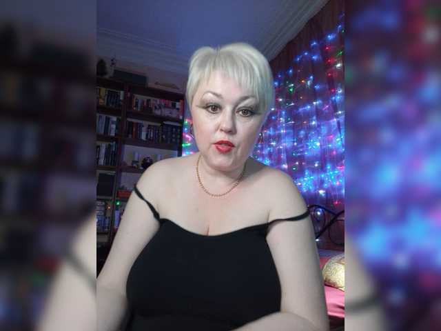 Bilder _Sonya_ Hey! My name is Sonya! Put love and subscribe! Lovens from 2 tot. No rudeness and swearing in the chat! Peace for Peace!