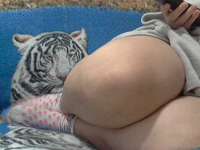 Bilder Bigbutt1000 with 10 tokens I'll show you my ass and tits here or call me private it will be very tastymy exuberant is ready here to enjoy