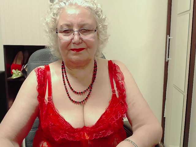 Bilder GrannyWants all shows in clothes only for tokens.. undress only in private