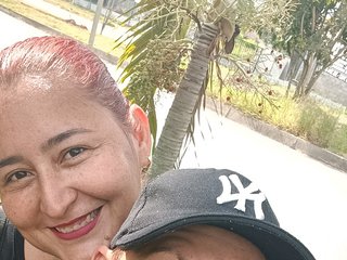 Erotisk videochat Green-y-violet