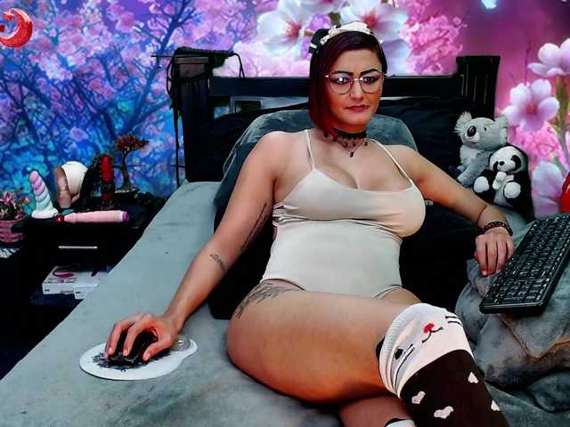 Bilder Hanna-Luna Welcome to my room, enjoy it with me: menu tips All neked 195tks, Lush control for 30 minutes 999tks, Show feet 30 tks, Show pussy 100tks, Show boobs 95tks, Fingers pussy 200tks, Dildo pussy 300tks, Squirt 380tks, Doggy style 55tks, Anal 600tks, C2c 50tk