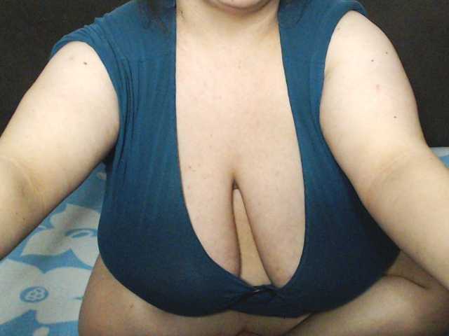 Bilder hotbbwboobs Hi guys. I'm new here. Make me happy #40 flash boobs #50 oil lotion on boobs #60 flash ass #80 flash pussy #100 Snapchat #150 naked #170 finger pussy #200 Dildo in pussy