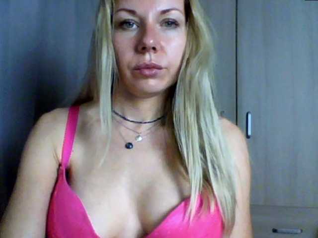 Bilder HotDiana4U Sexy blond hottie - big natural tits - great ass - i love sex!,)