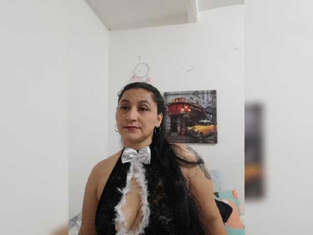 Bilder HotxKarina Hello¡¡¡ latina#play naked for 100 tips#boob for 30# make happy day @total Wanna get me naked? Take me to Private chat and im all yours @sofar @remain Wanna get me naked? Take me to Private chat and im all yours @latina @squirt