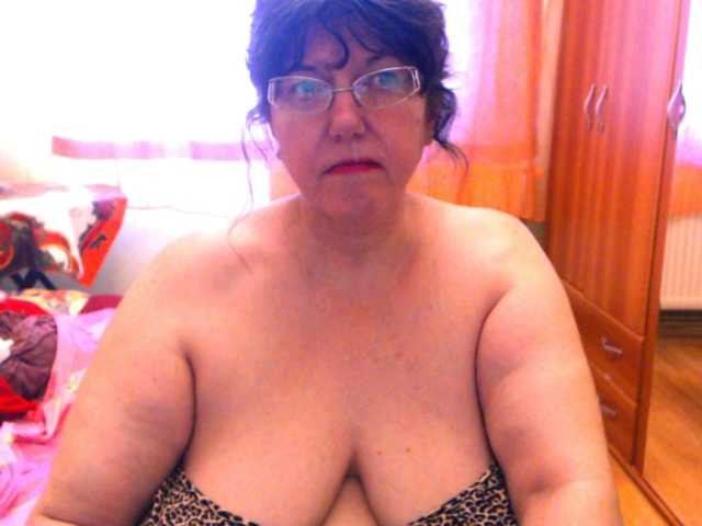 Kringkasting av skjermbilder HugeTitsXXX