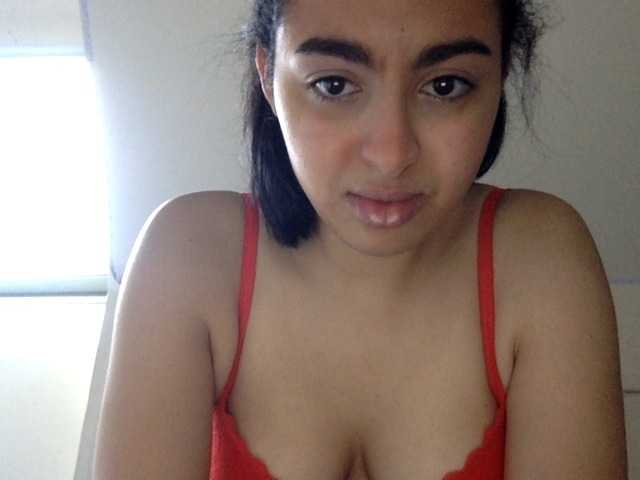 Bilder ImanAla if you find me pretty give me 5 tokens when you arrive on my live come home