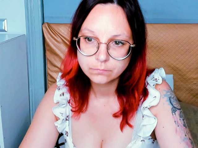 Bilder InezLove Hello, so who will be the king of tip today?? #challenge #play #forwin #bemyking #redhairgirl #alternative #roleplay