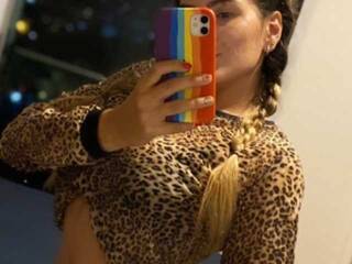 Erotisk videochat Irina-Hadid