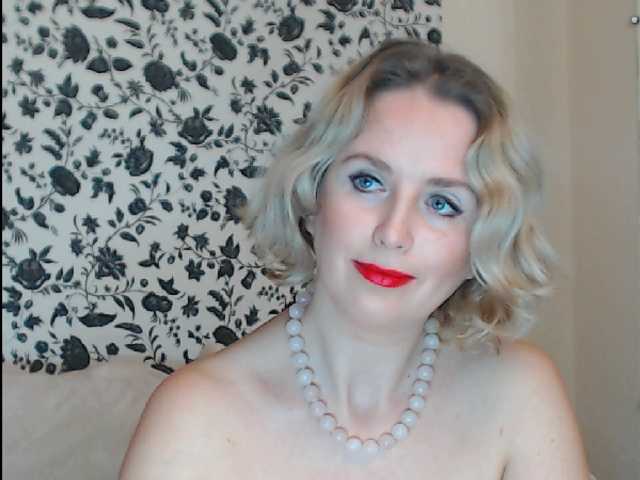 Bilder JosephineG 100 tokens to remove the panties, 250 tokens to mastubate, 750 tokens to have orgasm, various positions 250 to do strip dance