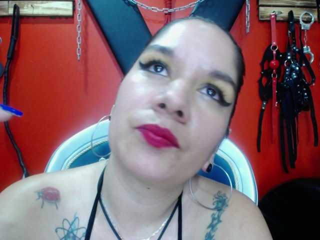 Bilder Juanaa24 I Am Looking For Slaves Who Dominate, Do You Dare To Surpass Your Limits?
