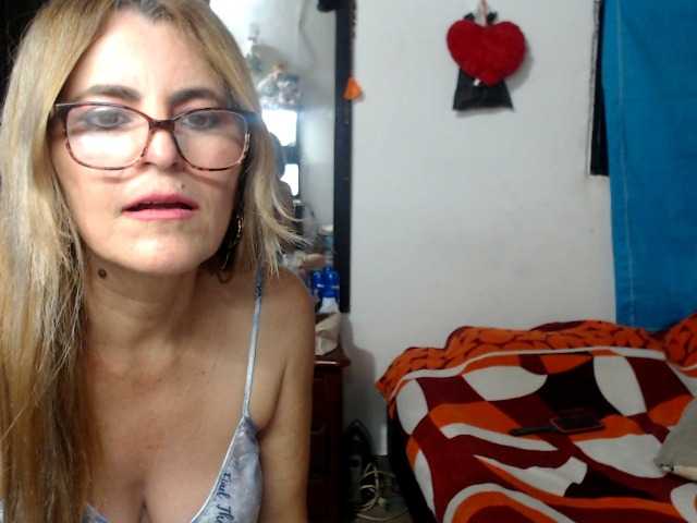 Bilder JuanitaWouti Hello, how are you today, I'm very hot and I want to please you if you want to see me naked 40 tokes my tits 25 tokes my open pussy 50 tokes and finger masturbation or toy 70 tokes you want to see my ass and fuck it 70 tokes see camera 10 tokes show