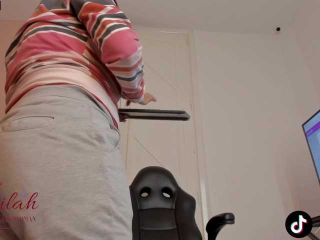 Bilder Kammilah1 Help me squirt faster with 666Handjob video! Repeating Goal: MULTISquirtshow