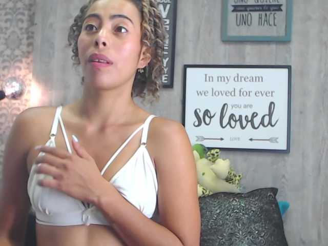 Bilder karla-morelli Lovense: Interactive Toy that vibrates with your Tips #Lovense #Ohmibod #interactivetoy a little fun doesn't hurt you and it makes me very happy !!!!