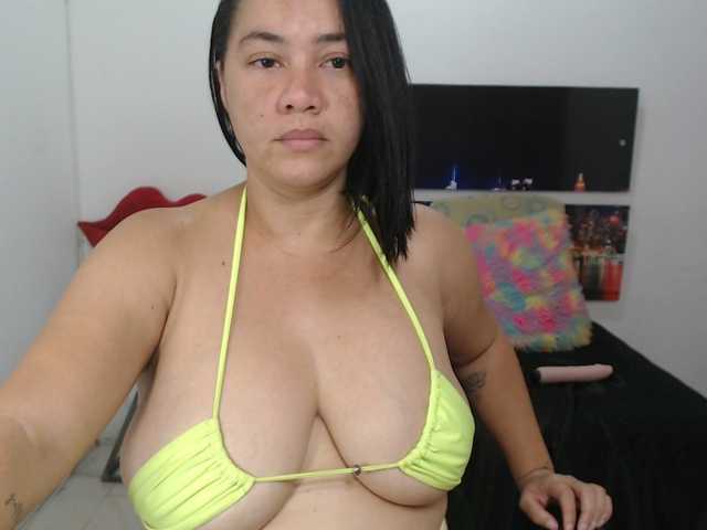 Bilder kattyCurtys BEST BOOBS ONLINE!- BOOBJOB at 300 tips- RIDE at Goal // SHARE CAM IS ON!- PVT IS ON!