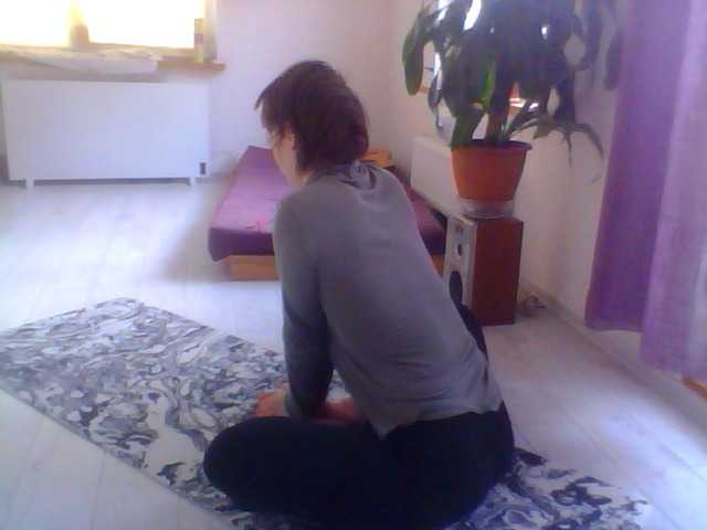 Bilder KellyKapowska i will answer u all guys after practice yoga