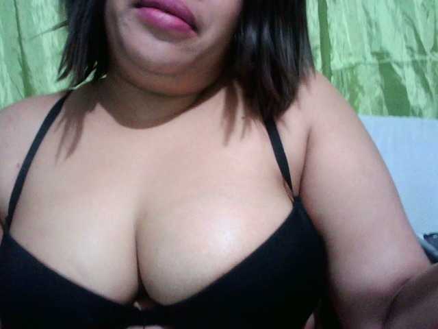 Bilder KiaraBangz Hey Guys !!!!Welcome to my room. No request will be fulfilled without a tip