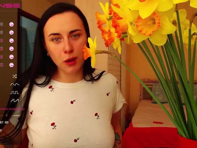 Bilder -Yurievna- Welcome to my room) My name is Sveta) I love flowers and orgasms) I prefer level 26-33) lovense 2 tips , i see *****0 tip)
