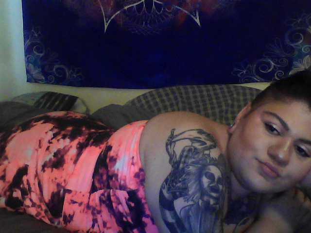 Bilder Kittiekatt10 Welcome cuties! come spoil and play with kitty BBW lovers welcomed:)