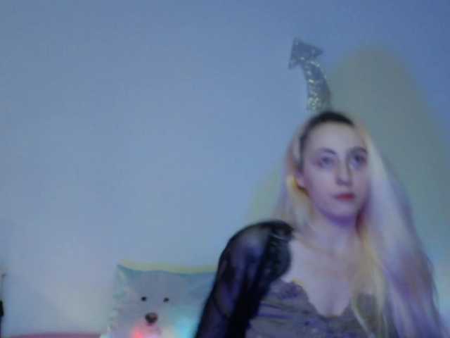 Bilder Kittyisabelle Having fun with your Quinn! #euphoria #paypig #findom #humanatm #teamviewer #cashcow #sissy