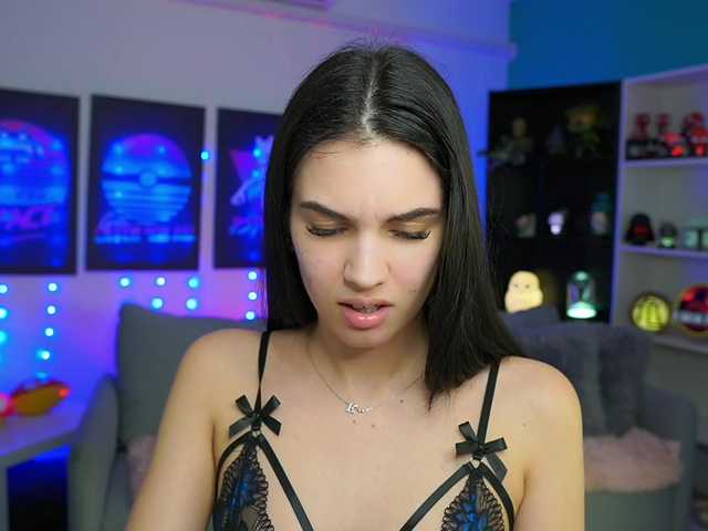 Bilder KylieQuinn018 I have to ask guys from america pls help me with some answer to me :) MAKE ME SQUIRT #teen #squirt #anal #dildo #18 Lovense Lush