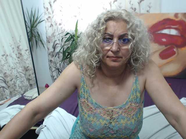 Bilder ladydy4u I am waiting for the hard dick to have fun,,,30 tit 50 ass 500 naked 1000 squrt , 80 blow , 40 c2c