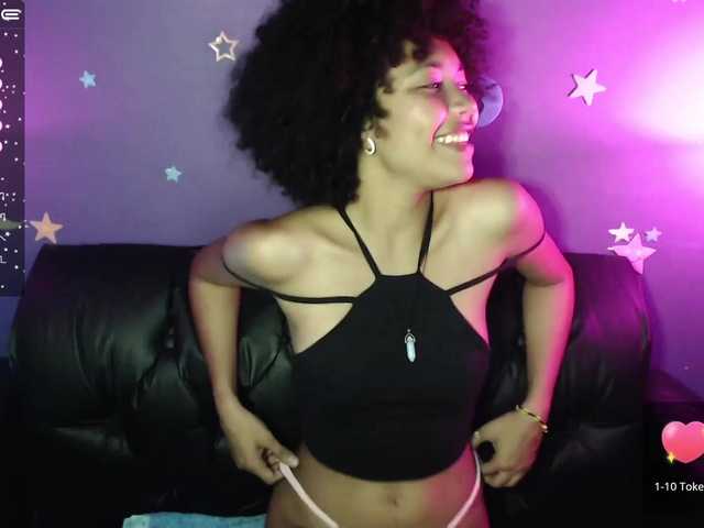 Bilder LiaKerr Do you need to have an ORGASM of another Level?? Stay with LIAKERR in this shw we will enjoy a lot! #ass #lovense #pussy #submissive #ebony #young #cute #new #teen #sex #chatting #twerk