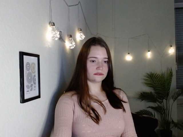Bilder LiaLia Hi there! I am a new model! I like to communicate and play, especially in private!