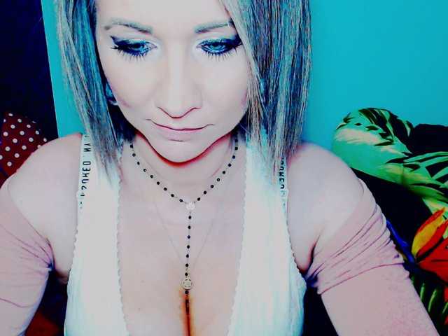Bilder Lilly666 hey guys, ready for fun? i view cams for 80 tok, to get preview of my body 90, LOVENSE LUSH Low 15, med 30, high 60, talking for hours because u bored and wish to know me 600. mic on, toys on.... and other things also! :)