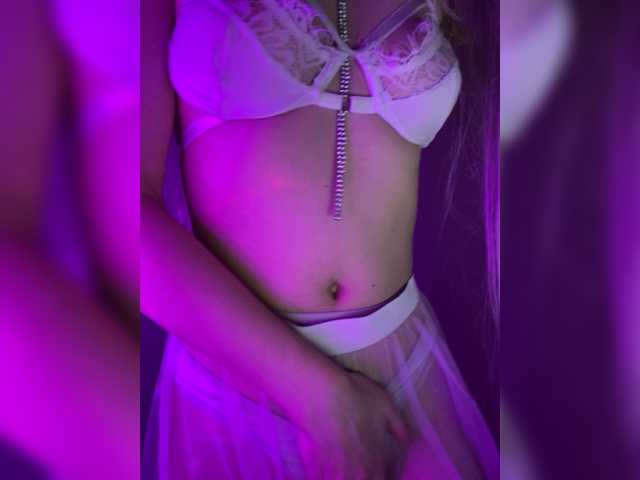 Bilder _MoonPrincess Hello :* only eroticism, tenderness and dancing. I don’t undress. Lovense 2tk. Show with wax @remain left