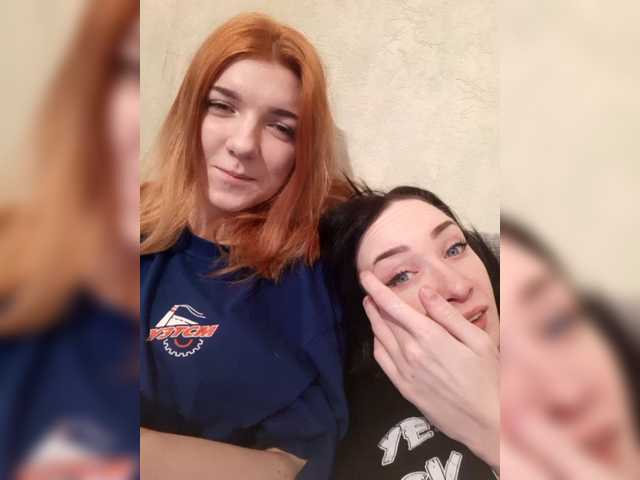 Bilder LoucyDina hello, we are a bi couple) Anastasia is a brunette and Dina is dark, we love hot hugs)) support us with a subscription and hearts) will help us finish?) 1000 talk show with oil)