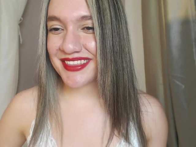 Bilder Luciadallas Red lips, flames and pleasure, i'll be yours, be a gentleman, play with my toys, make vibrate my pussysquirt special show!! @Anal,#teen 22 years old #naughty #with every goal, tease!