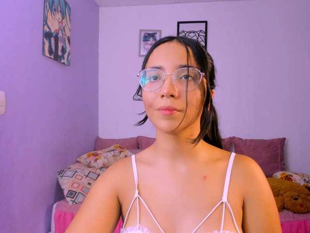 Bilder LucyWill ❤ I m Lucy, shy and charming, a lover of good music, koalas and self-confident men. welcome to my room xoxo ❤ Je suis ici pour rencontrer des gens, me faire des amis et profiter.