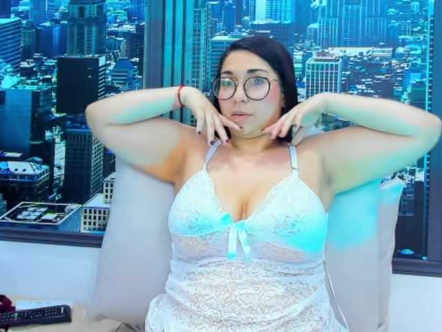 Bilder LulluMagic Guys today I'm very horny and I want to fuck #latina #toys #bigass #bigtits #tattoo #curvaceous