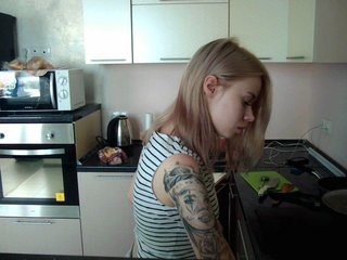 Bilder lolly-z Hello, my name is Anya. I don’t take money for friends. In the general chat I do what I want myself) Your desires in group and private chat rooms) 10 slaps on the bottom - 10 tokens, camera 15, pop / chest / pussy - 33, feet - 35. Naked 77 tokens