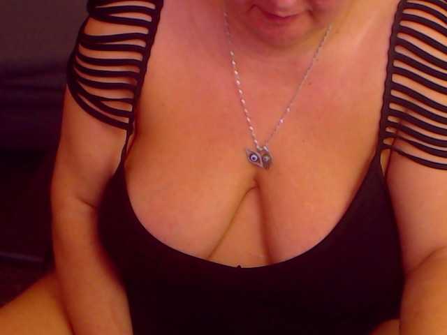 Bilder MadameLeona My deepest weakness is wetness #Lush...#mature #bigboobs #bigass #lush #bbw .. i will show for nice tips !50for tits, 80pussy, 25 feet, 30belly ,45ass, 10 pm,,400naked&play&squirt,c2c 5 mins 40tips,