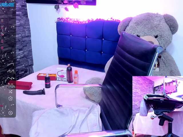 Bilder Madelinexxx Hello, I'm new... My name is Madeline and I'm 18 years old❤Tip menuPvt ON- GOAL: SHOW BOOBS