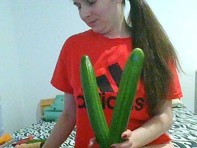 Bilder MagalitaAx go pvt ! i not like free chat!!! all for u in show!! cucumbers will play too