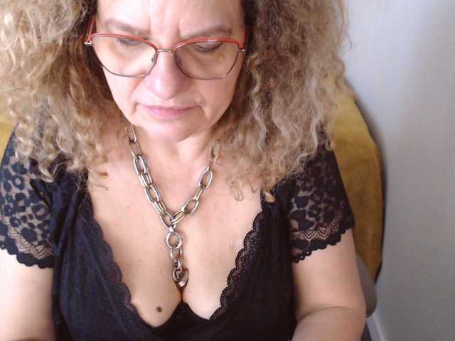 Bilder maggiemilff68 #mistress #mommy #roleplay #squirt #cei #joi #sph - PM 40 tok - every flash 50 tok - masturbate and multisquirt 450- one tip