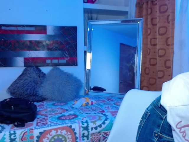 Bilder marianesantos Hello Guys Welcome To My Room Enjoy The Show And Complete My Goal Stripers: 20tk Full Naked: 120tk Fingers In Pussy: 150tk Show Ass + Show Pussy 200tk Cum, Squirt , Anal, Toys 800tk